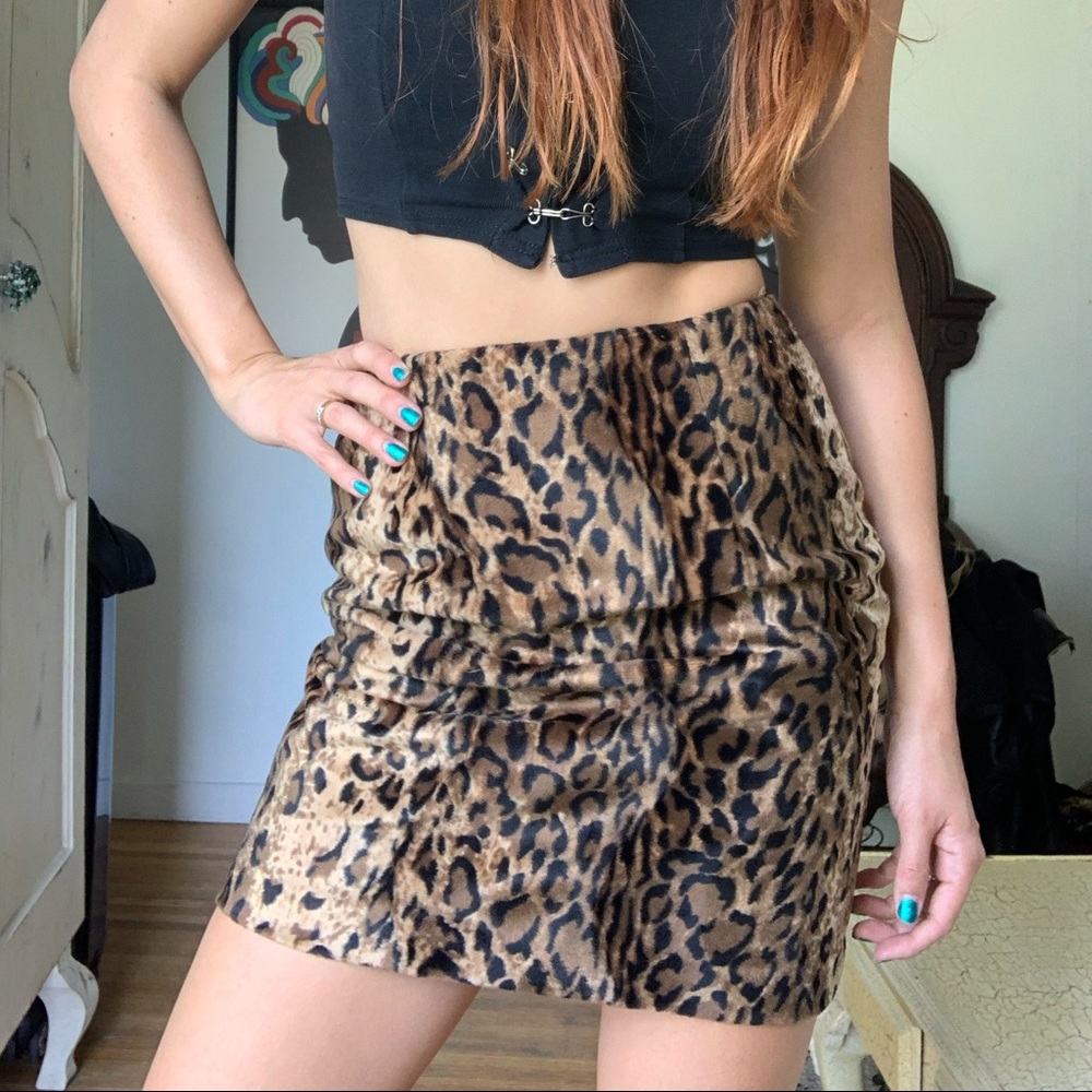 Vintage leopard animal print fur mini skirt 4